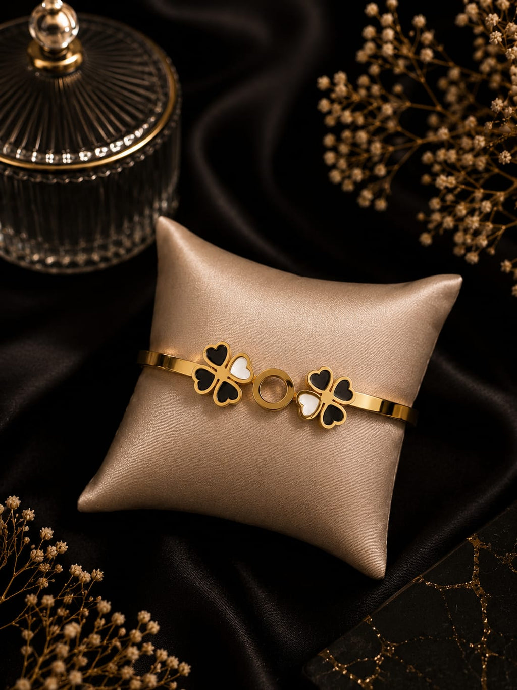 Noir Élan Bracelet