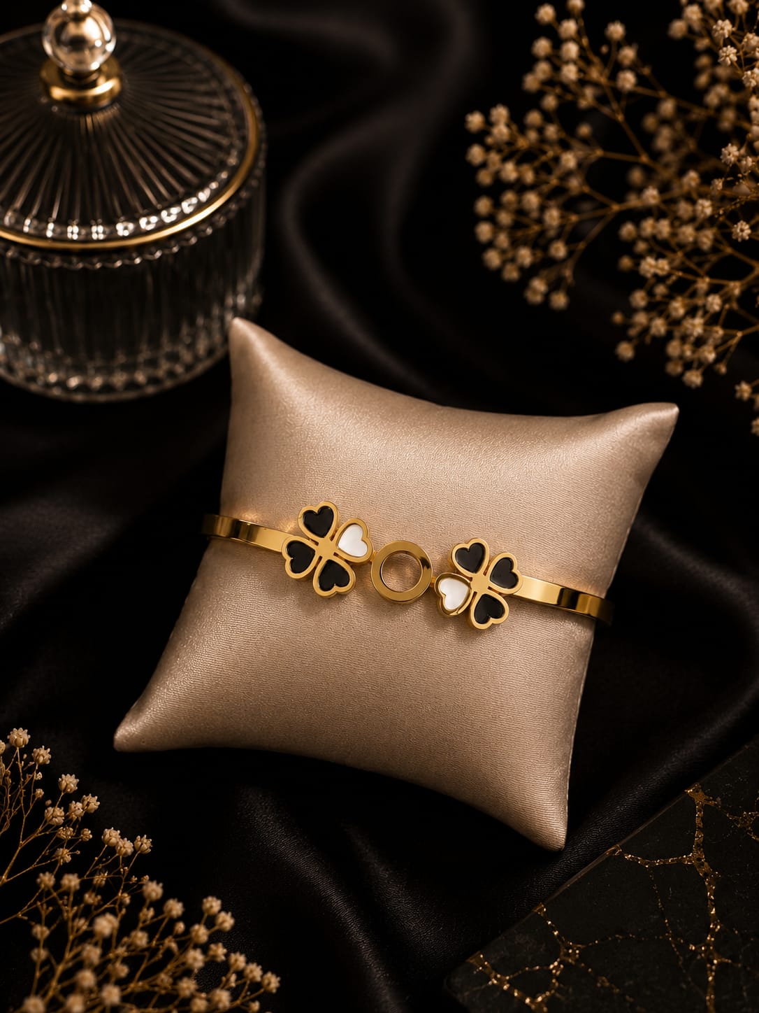 Noir Élan Bracelet