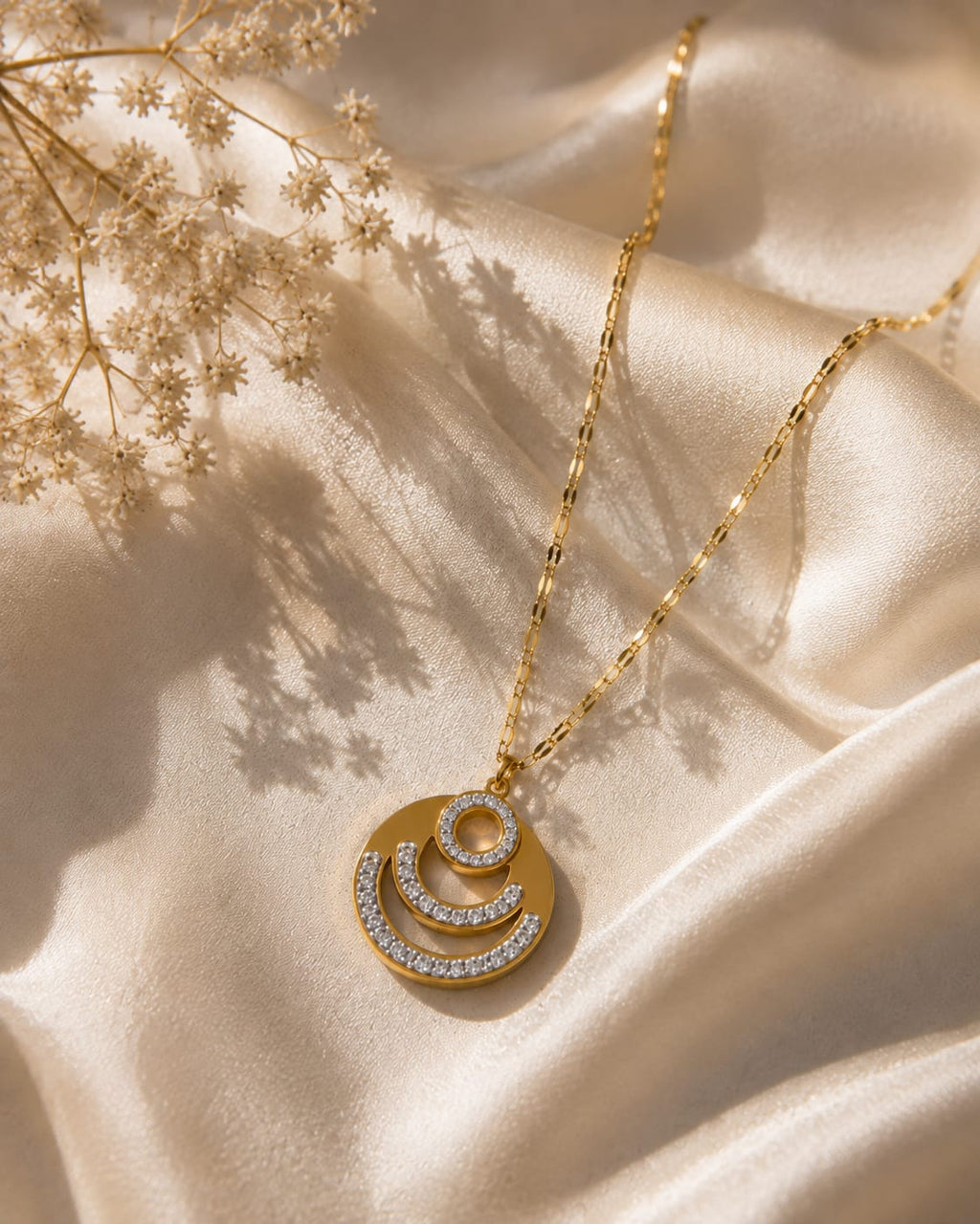 Aurelia Lunara Pendant