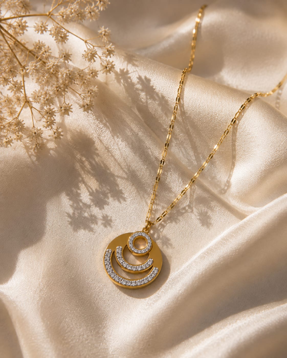Aurelia Lunara Pendant