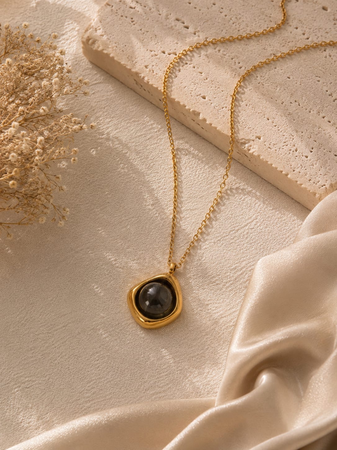Aurelia Eclipse Pendant