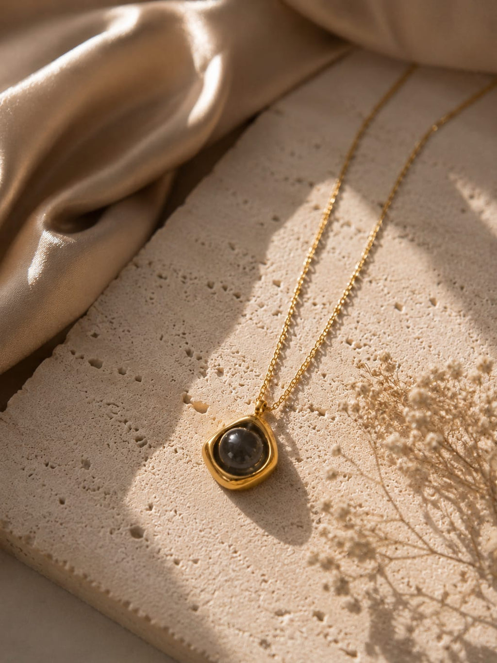 Aurelia Eclipse Pendant