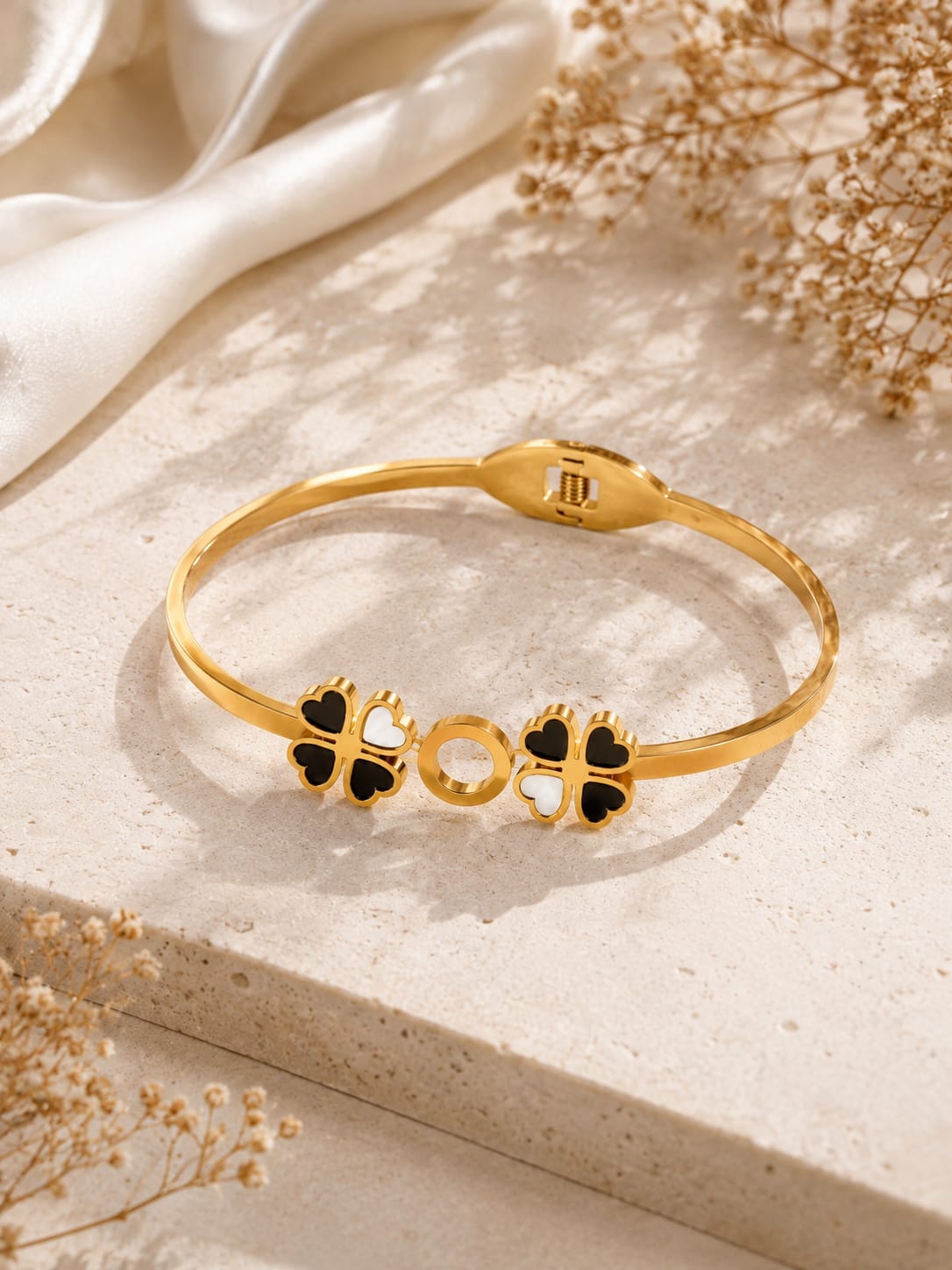 Noir Élan Bracelet